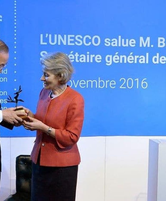 On the 18th of November, Unesco Director General Mrs Irina Bokova offers the Sculpture the Tree of P